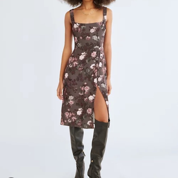 Babaton Slit Dress - Picture 3 of 9